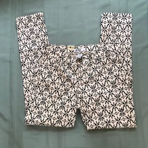 NWT Klip Aztec print ivory and black stretch skinny jeans